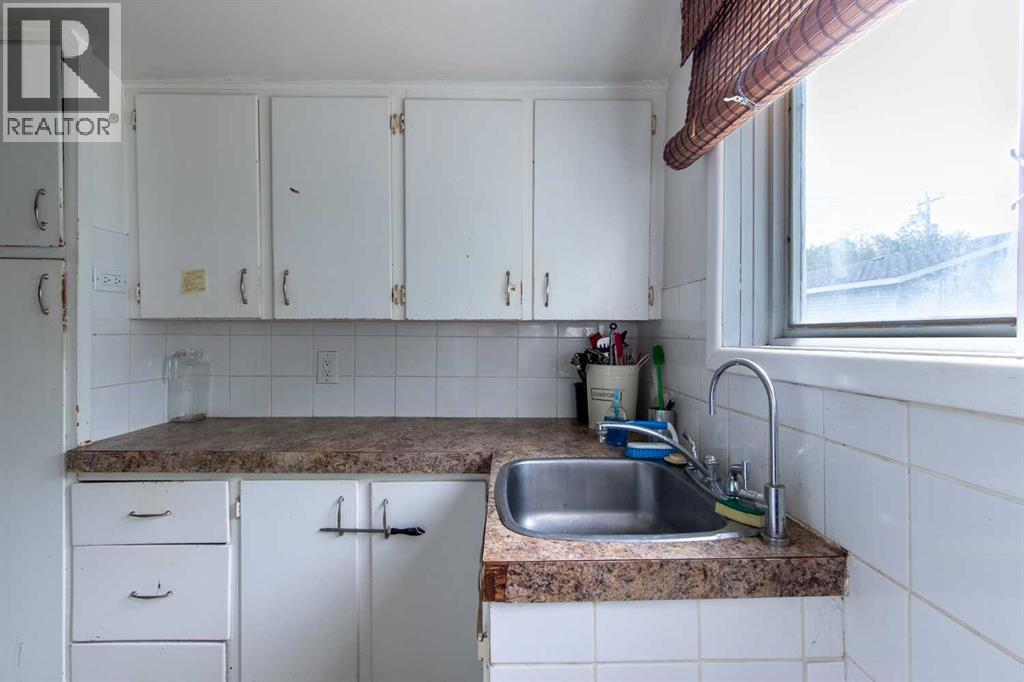 329 12 Street N Property Photo 15