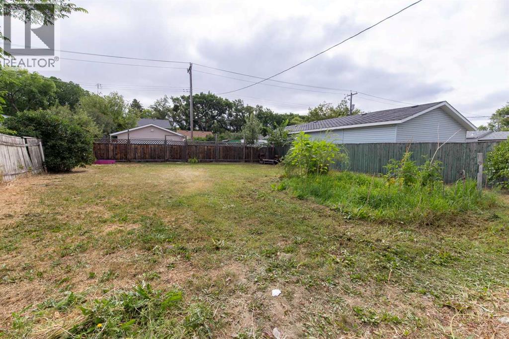 329 12 Street N Property Photo 21