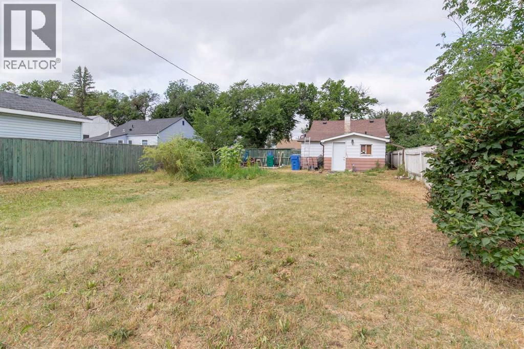 329 12 Street N Property Photo 23
