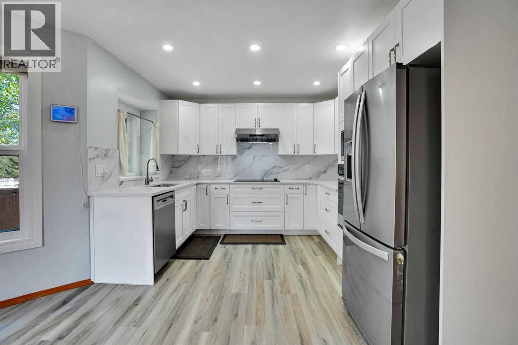 16 Sun Harbour Crescent Se Property Photo 1