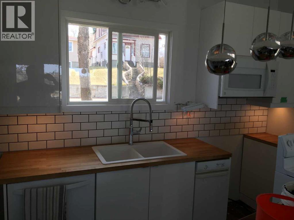 422 5 Street Se Property Photo 4