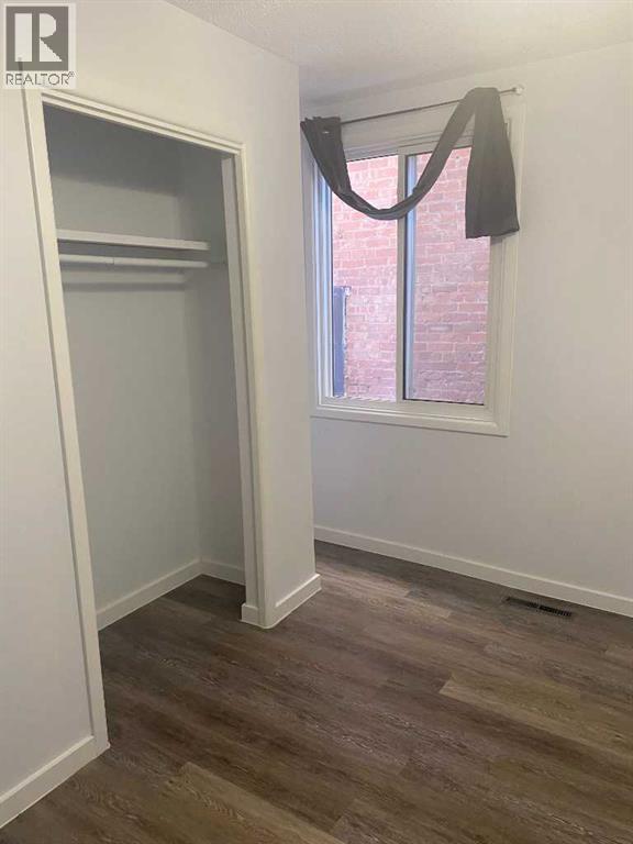 422 5 Street Se Property Photo 8