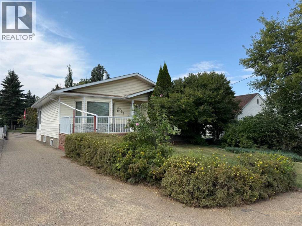 4732 48 Street Property Photo 1