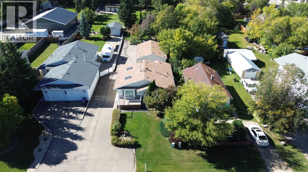 4732 48 Street Property Photo 1
