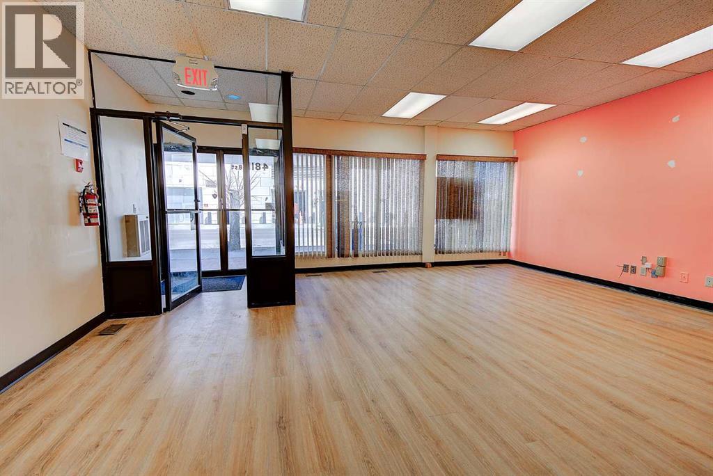 4811 48 Street Property Photo 3