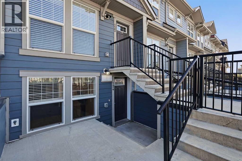 124 Cranbrook Square Se Property Photo 2