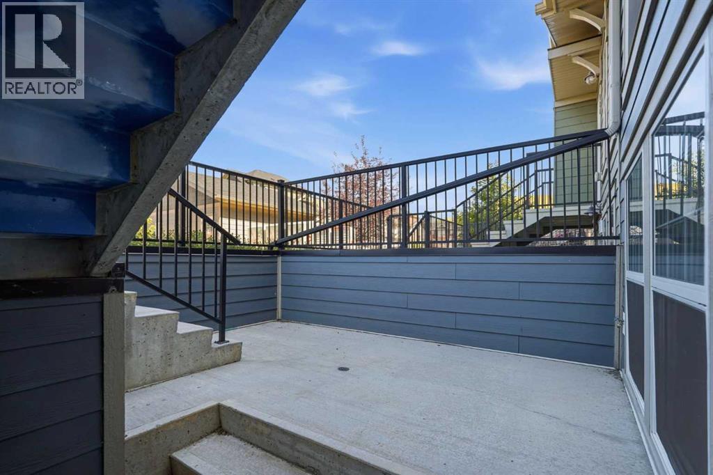 124 Cranbrook Square Se Property Photo 4