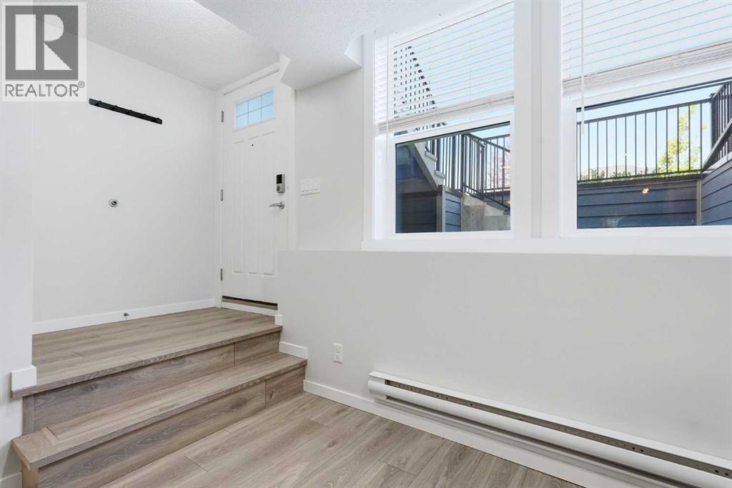 124 Cranbrook Square Se Property Photo 6