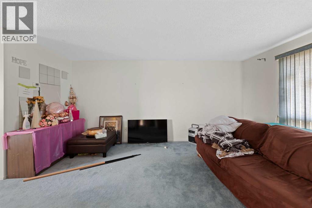 224 Faldale Close Ne Property Photo 5