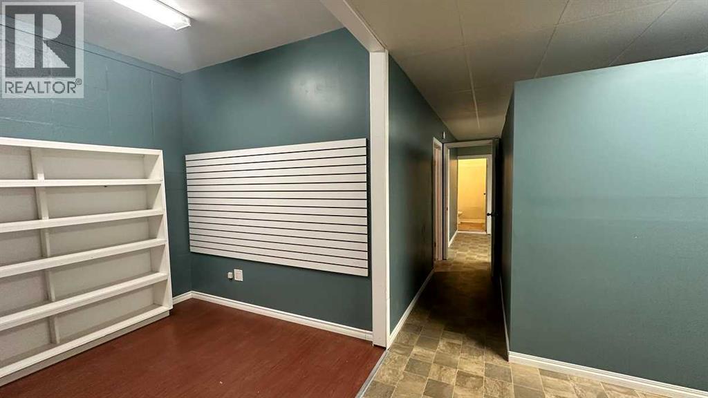 227 6 Street Property Photo 16