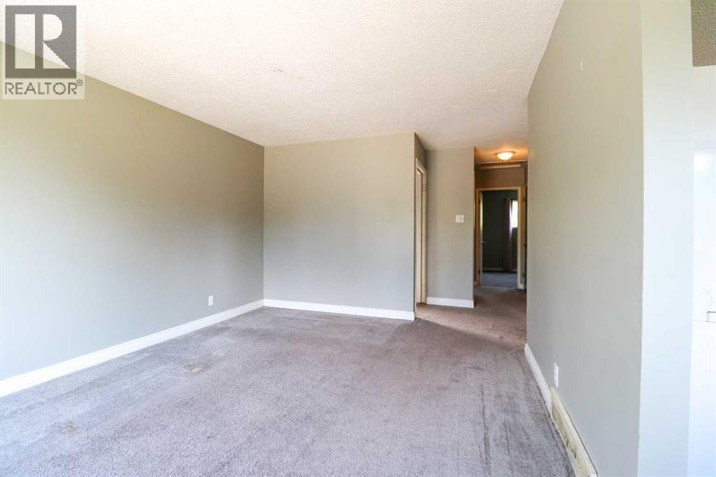 71 Laval Boulevard W Property Photo 5