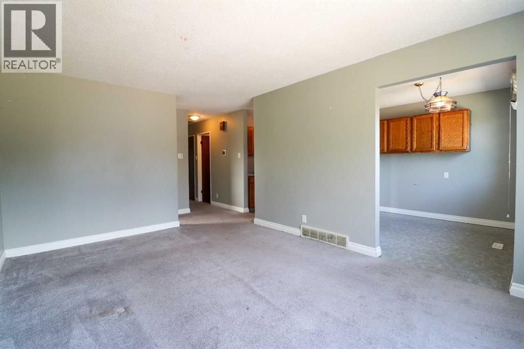 71 Laval Boulevard W Property Photo 6