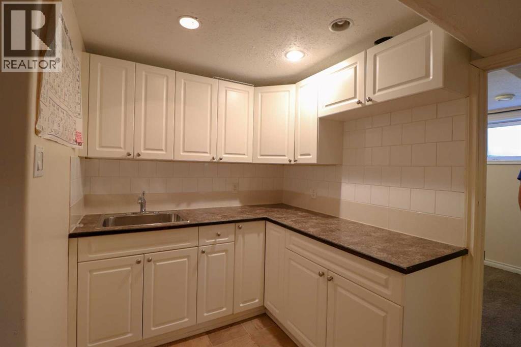 71 Laval Boulevard W Property Photo 24