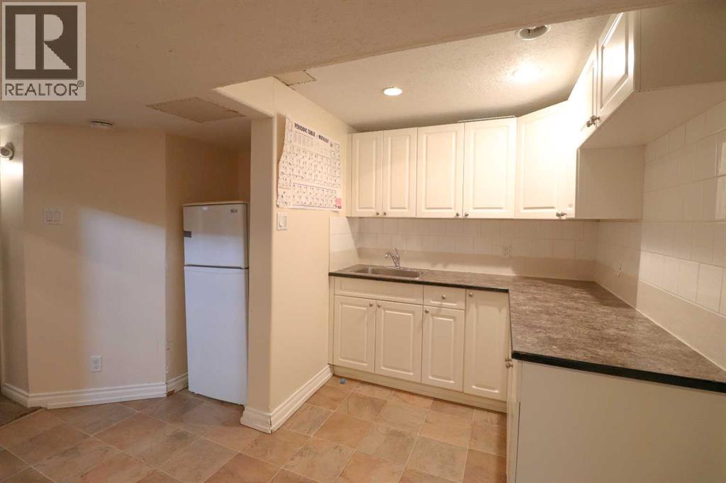71 Laval Boulevard W Property Photo 25