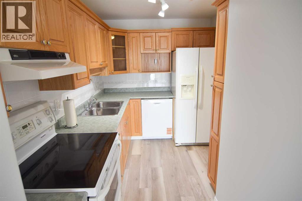 43 Westlake Circle Property Photo 5