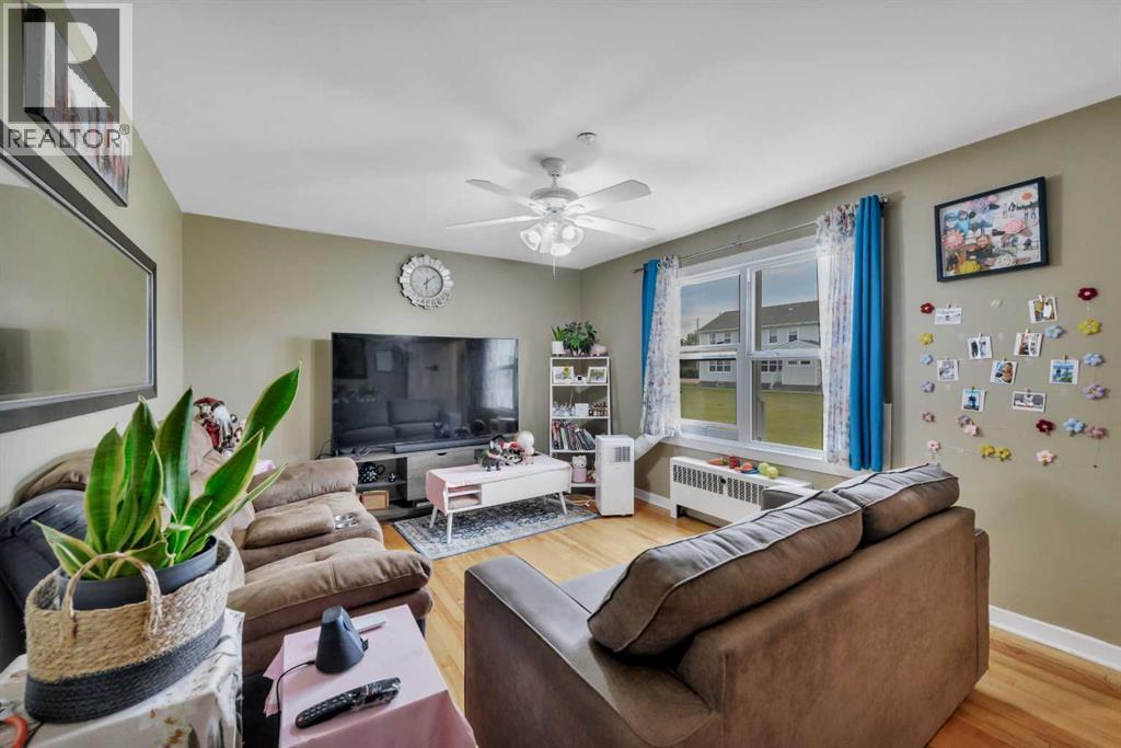 11 Poplar Crescent Property Photo 5