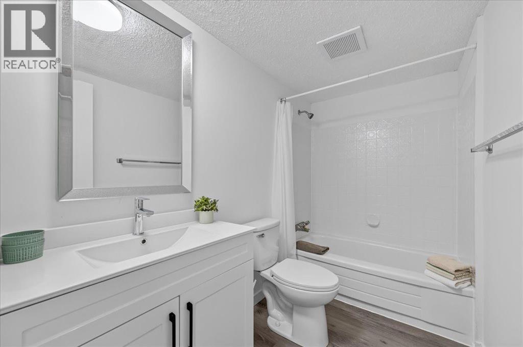 4001 49 Street Northwest Property Photo 22