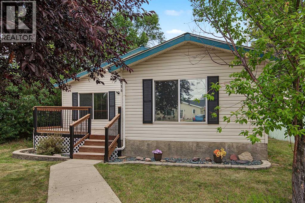 214 7 Street Property Photo 1