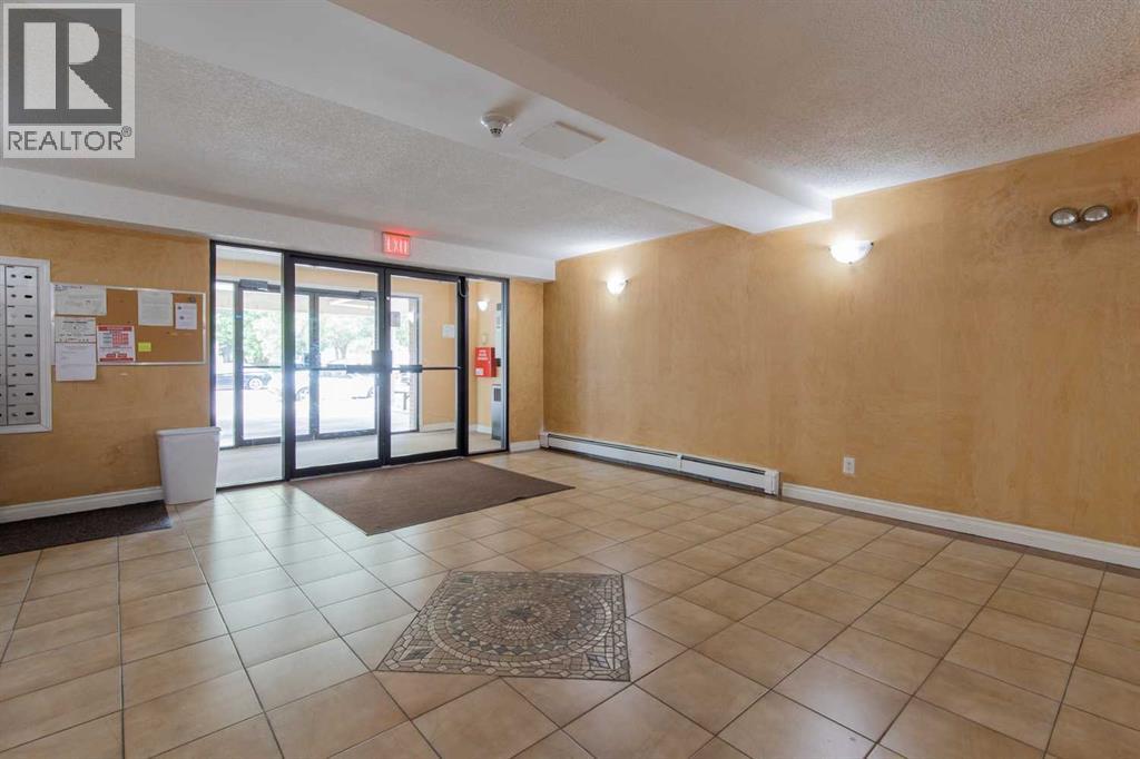 5 Berkeley Place West Property Photo 3