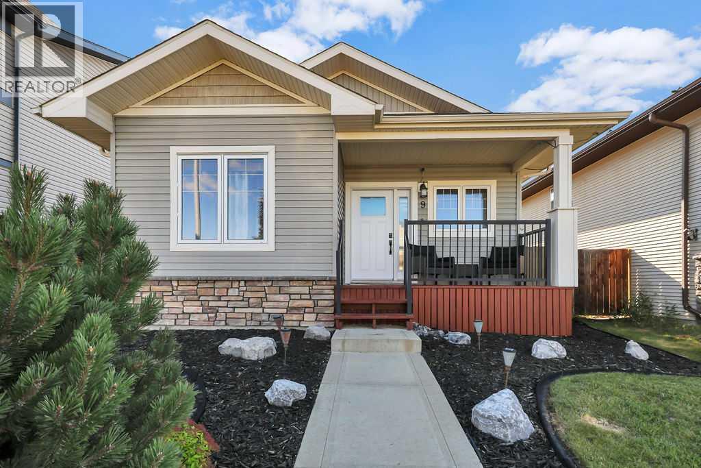 9 Valley Crescent Property Photo 1