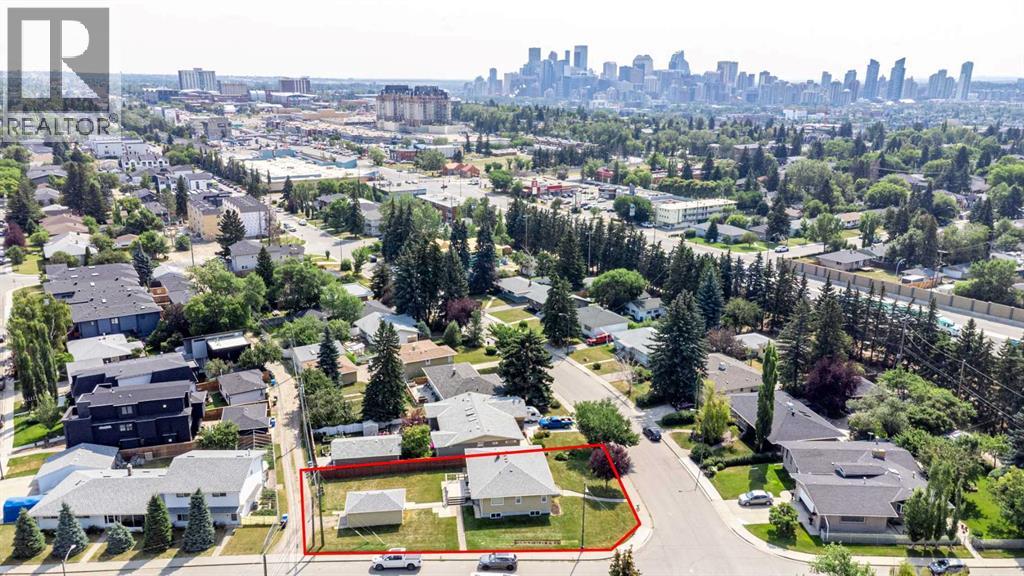 2140 Halifax Crescent NW