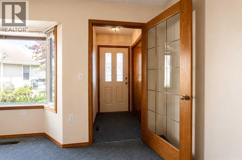 28 Dale Close Property Photo 7