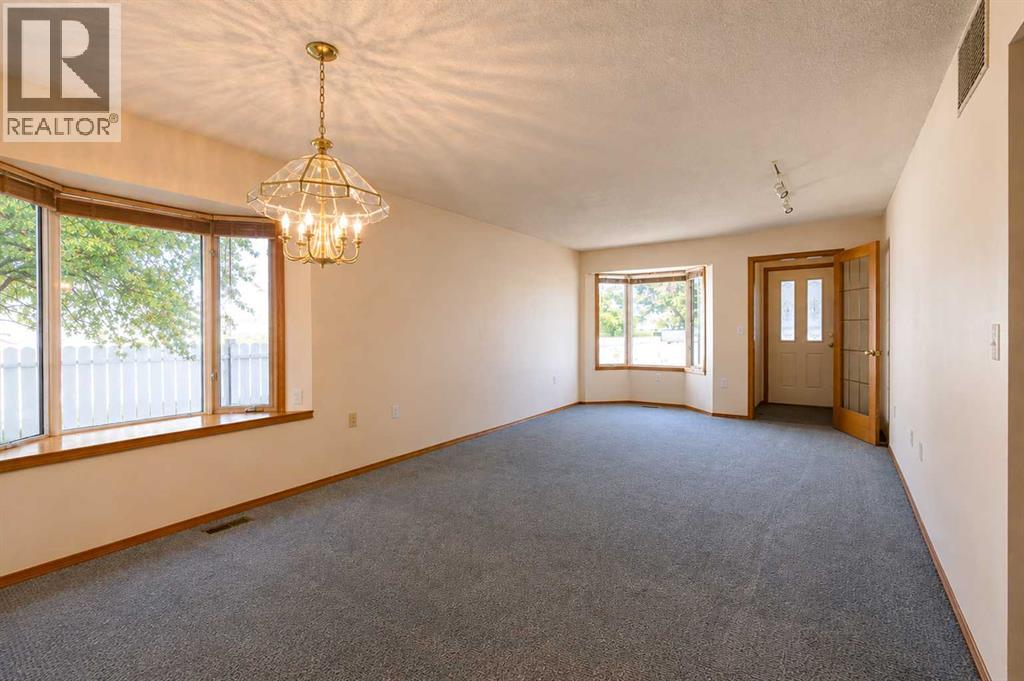 28 Dale Close Property Photo 8
