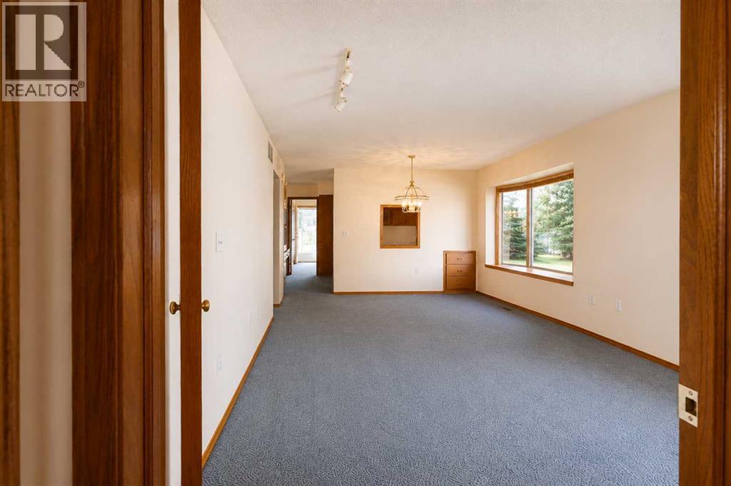 28 Dale Close Property Photo 9