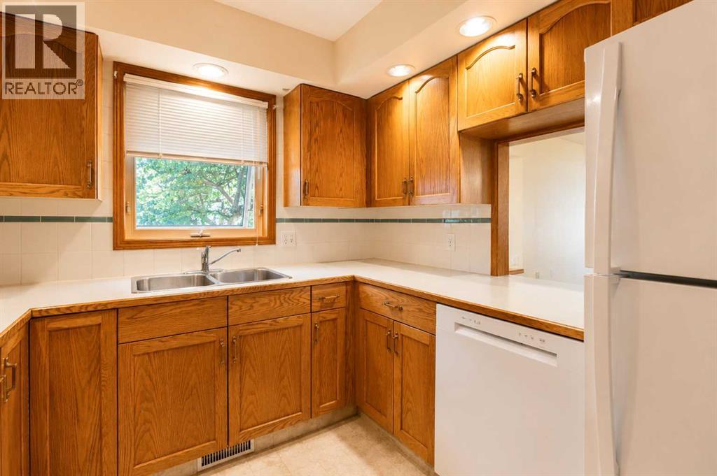 28 Dale Close Property Photo 13