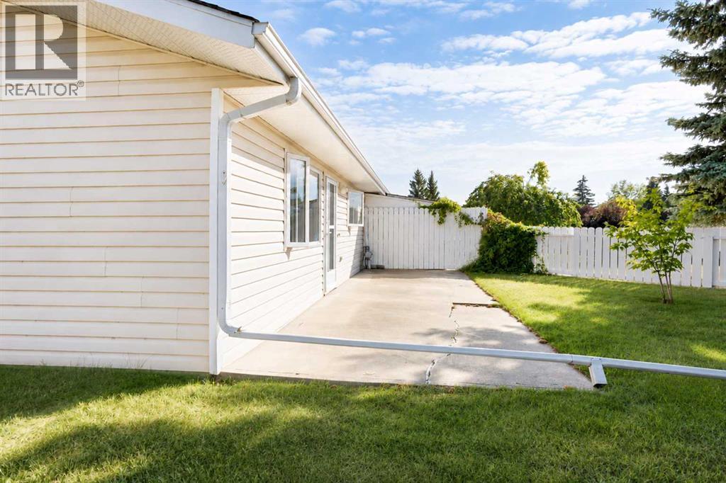 28 Dale Close Property Photo 16
