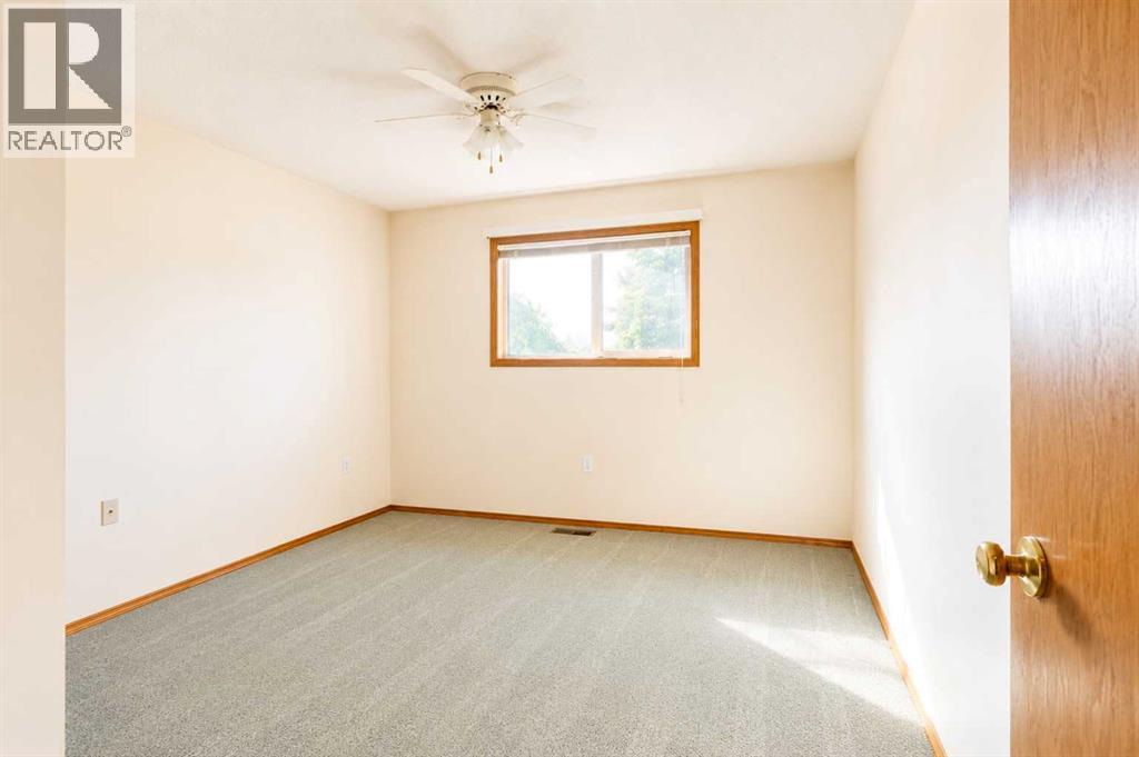 28 Dale Close Property Photo 23