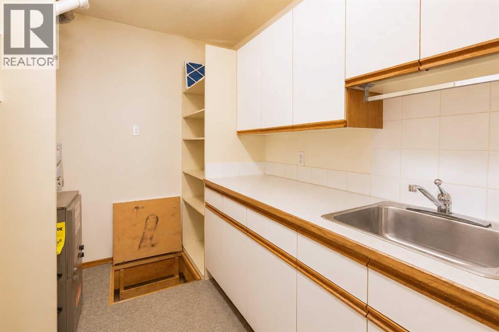 28 Dale Close Property Photo 24