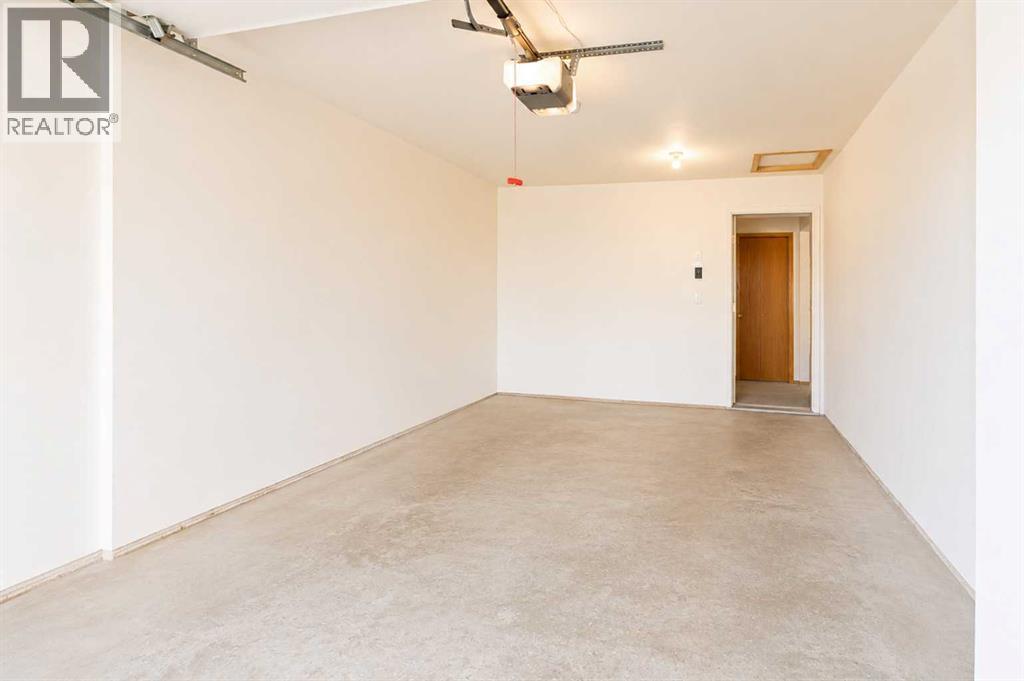 28 Dale Close Property Photo 27