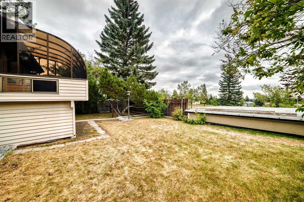 307 Silverthorn Way Nw Property Photo 43