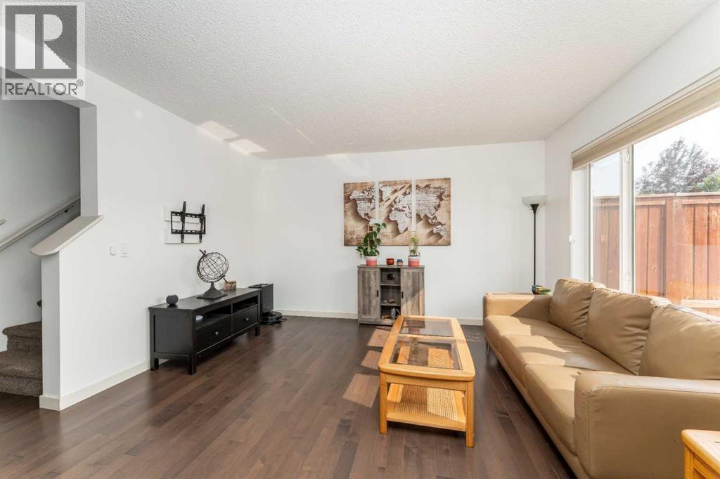 562 River Heights Crescent Property Photo 12