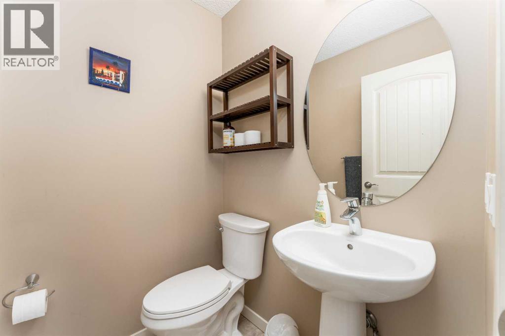 562 River Heights Crescent Property Photo 14