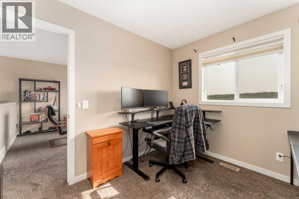 562 River Heights Crescent Property Photo 24
