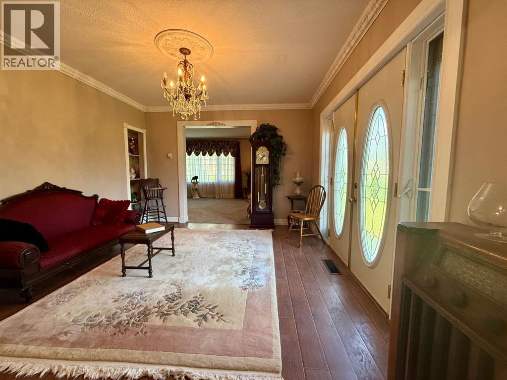 1037 4 Avenue Property Photo 9