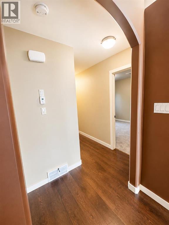 89 Lynx Road N Property Photo 5