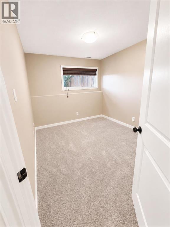 89 Lynx Road N Property Photo 14