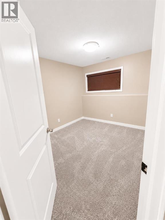 89 Lynx Road N Property Photo 15