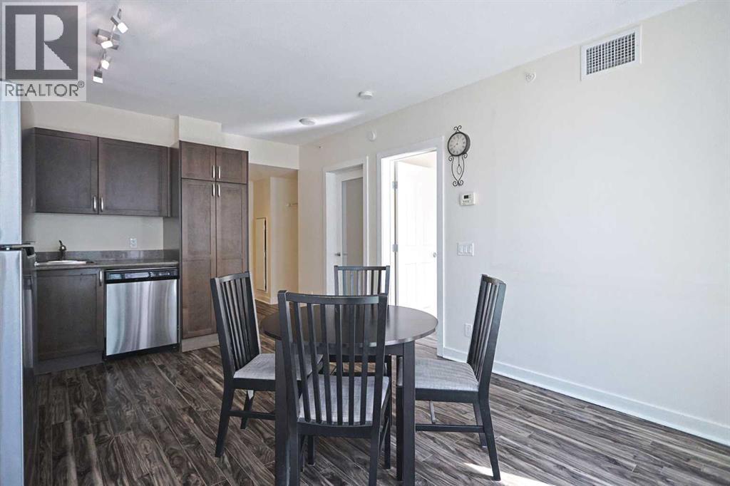 10 Brentwood Common Northwest Property Photo 3