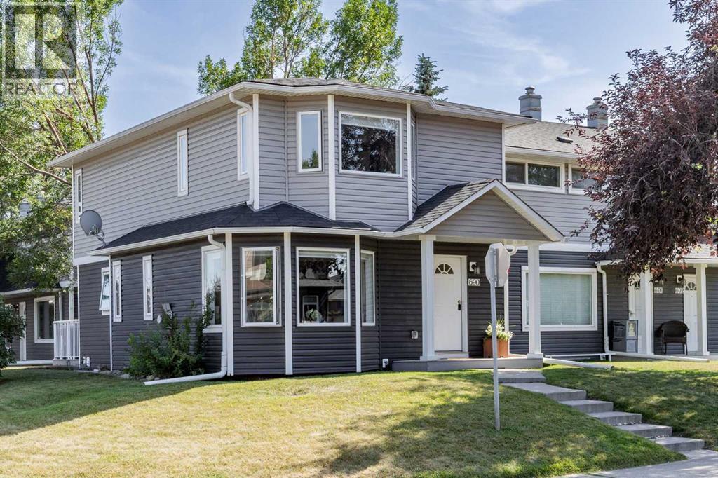 690 Regal Park NE Property Photo 1