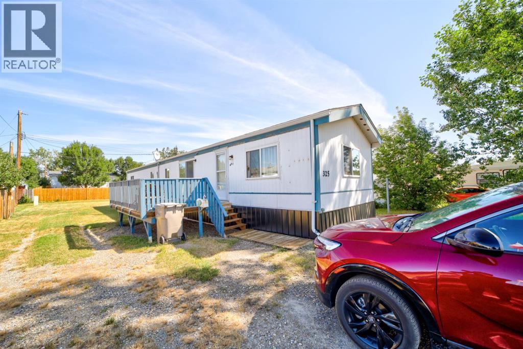 325 Minto Street Property Photo 1