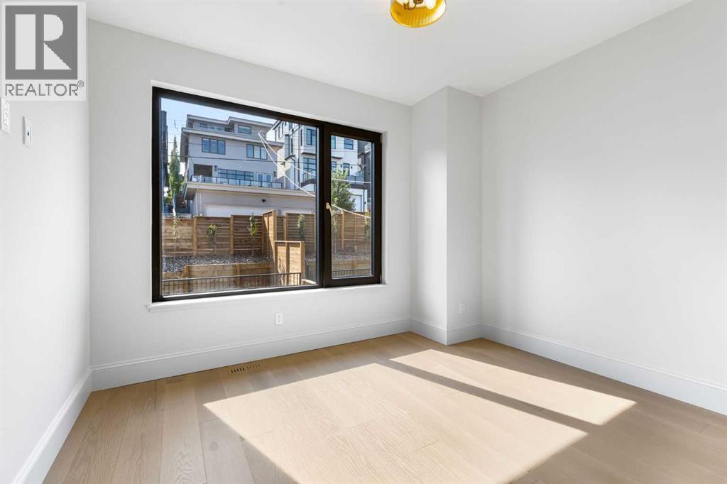 2011 28 Avenue Sw Property Photo 36