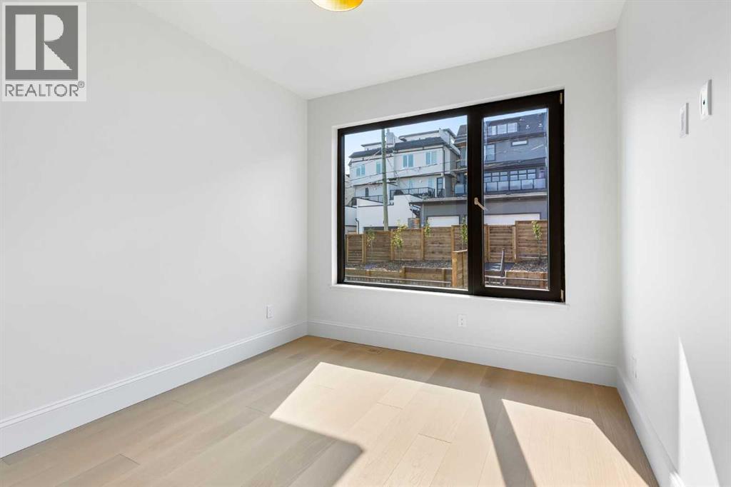 2011 28 Avenue Sw Property Photo 37
