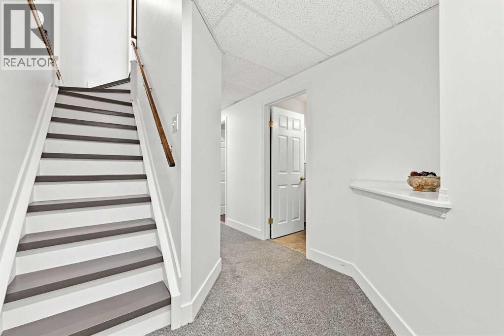 454 Millrise Square Sw Property Photo 4