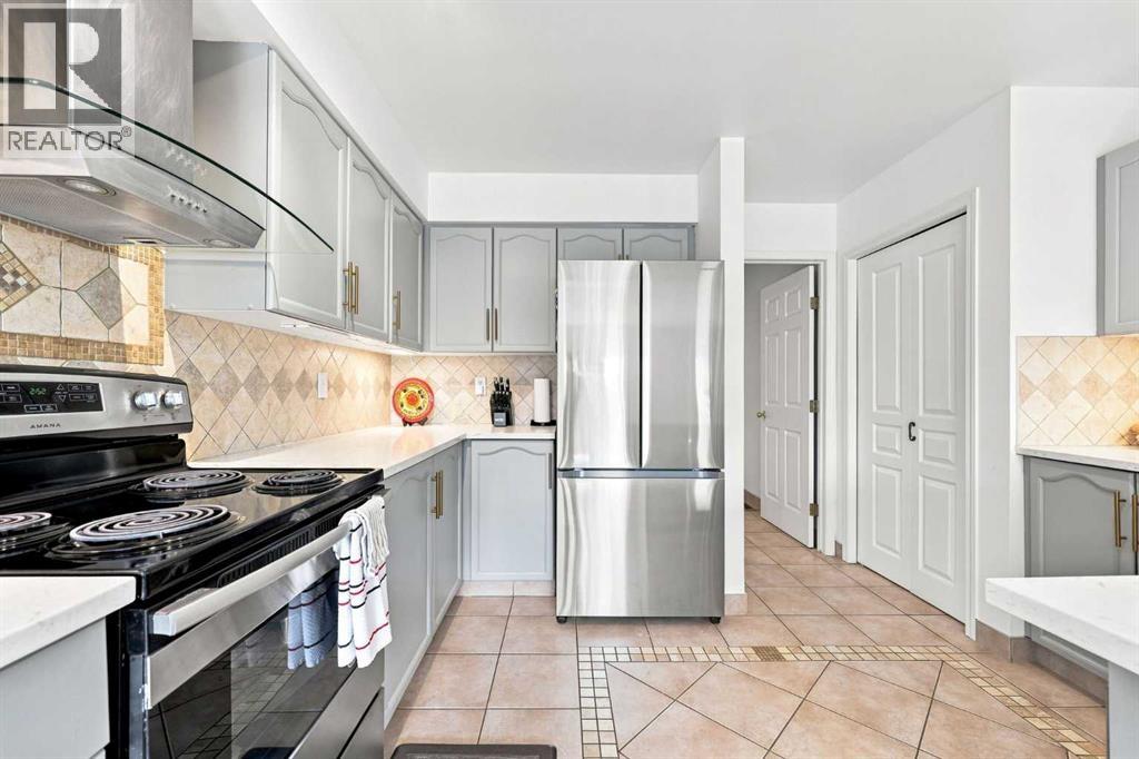 454 Millrise Square Sw Property Photo 16