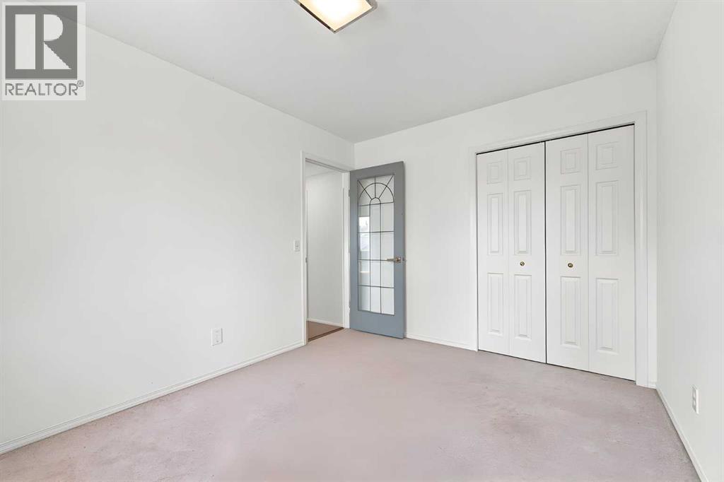 454 Millrise Square Sw Property Photo 28