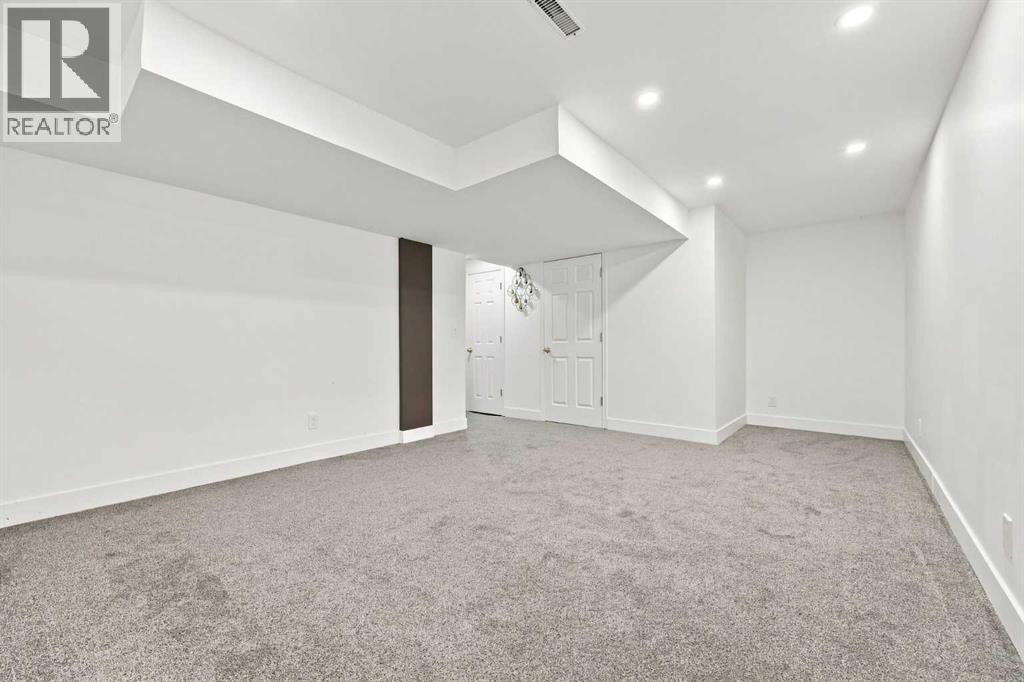 454 Millrise Square Sw Property Photo 38